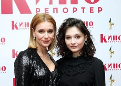 «Мальчик, которому разрешили надеть розовое платье»: дочь Любови Толкалиной шокировала бритой головой