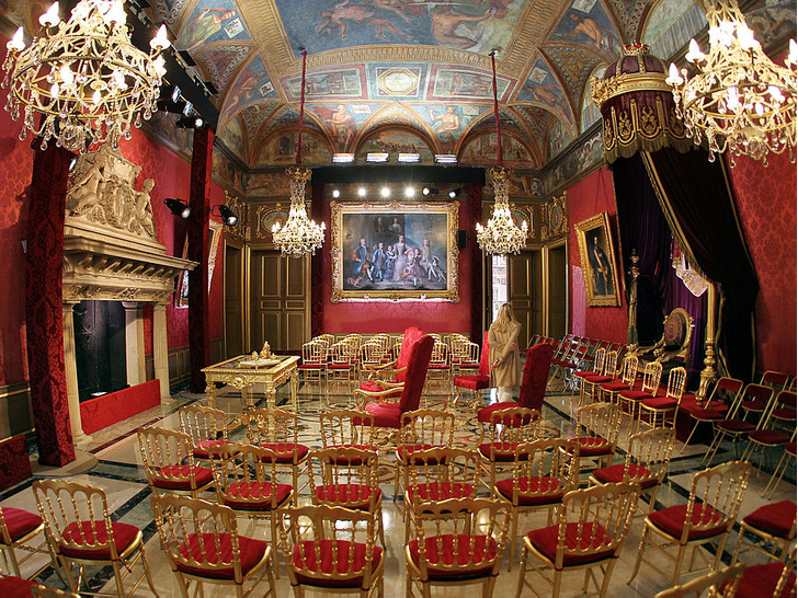 Сказочная роскошь: как выглядит дворец, в котором живут княгиня Шарлен и князь Альбер II
