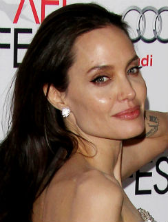Анджелина Джоли сильно похудела из-за измен мужа