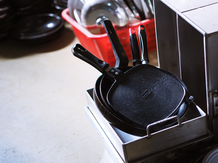 Как отчистить чугунную сковороду: три способа