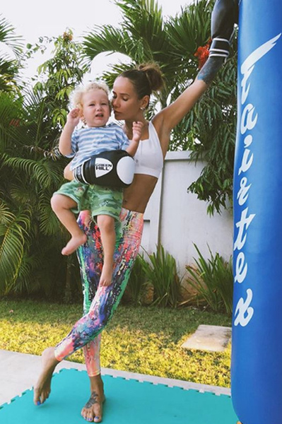 Айза Анохина 