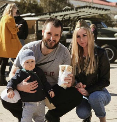 Алексей Самсонов с женой и сыном