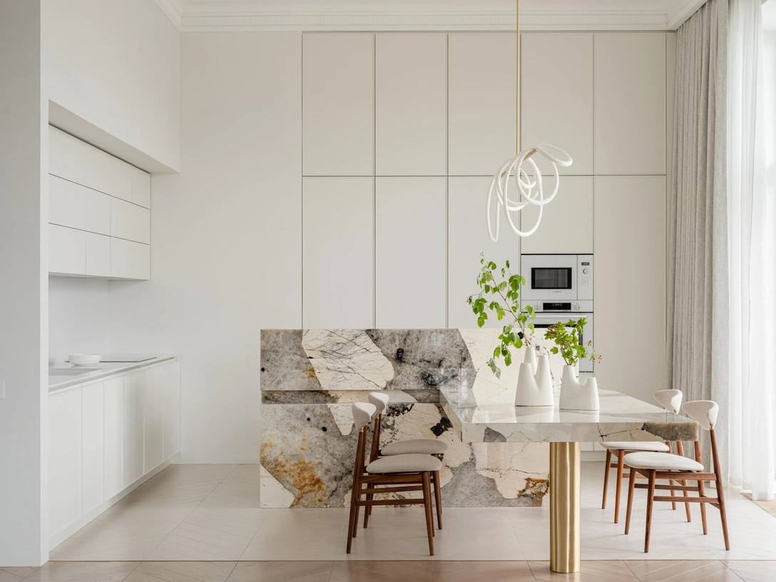 Кухня выполнена на заказ. Элементы из камня выполнены студией Madique. | Источник: Михаил Лоскутов. стиль: Yes We May