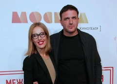Ксения Собчак: «Мы давно живем отдельно. Не делим имущество и ребенка»