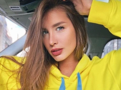 Кети Топурия впервые рассказала о том, как влюбилась в дипломата и почему рассталась с Гуфом