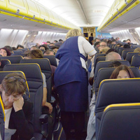 «Никогда не прикоснусь!»: стюардесса назвала самое грязное место в салоне самолета