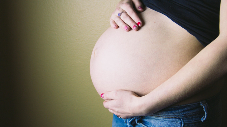 Бедность и стресс во время беременности меняют мозг плода: 2 новых доказательства