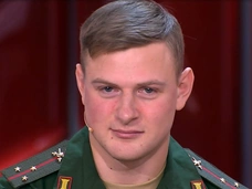 Мать 3 месяца считала сына погибшим и узнала о его подвиге по ТВ: 26-летний капитан Коробов спас людей