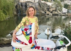 Алла Довлатова устроила новорожденному первое путешествие