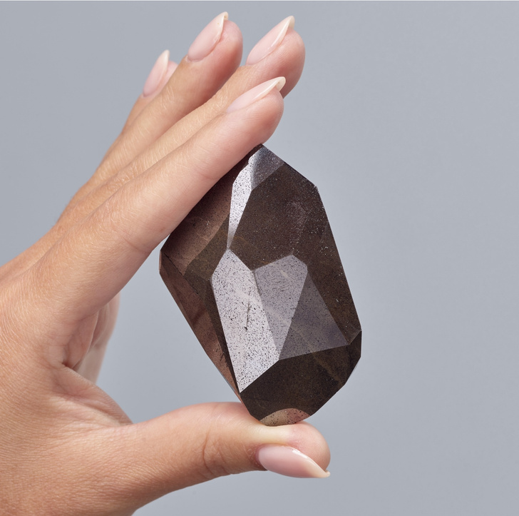 Фото №4 - Самый большой бриллиант в истории — «Энигма». Его называют пришельцем из космоса. Он черный и весит 555,55 карата