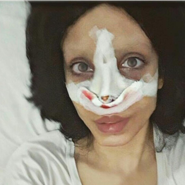 Как зомби-Джоли обманула весь мир фейковыми фото и попала в тюрьму