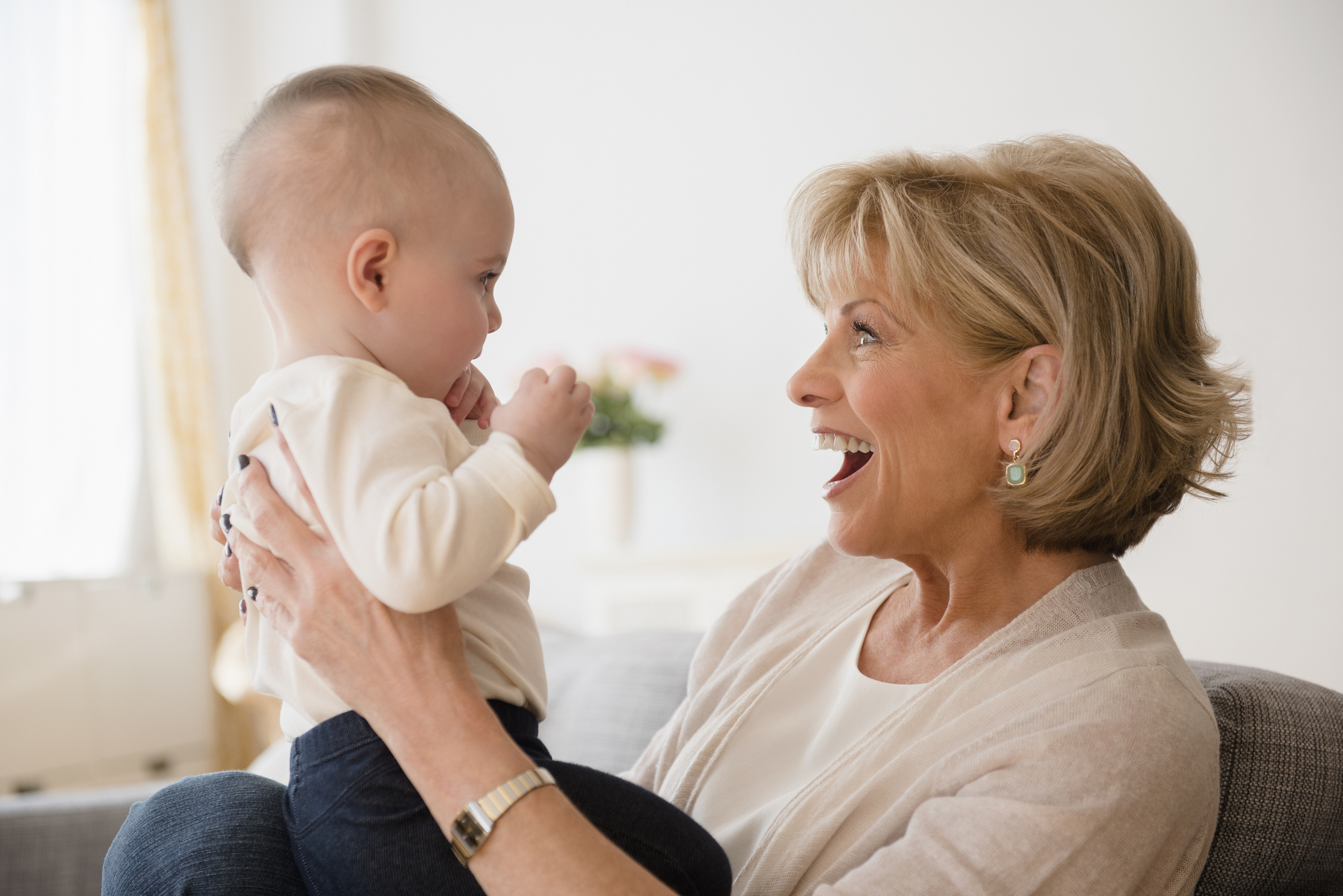 Отношения бабушек и взрослых внуков: Соединять, а не разобщать