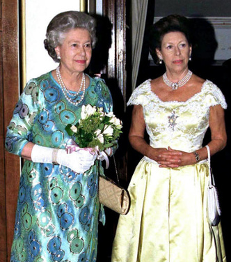 Елизавета II и принцесса Маргарет: почему у двух сестер так по-разному сложились судьбы — разбираем по картам Таро