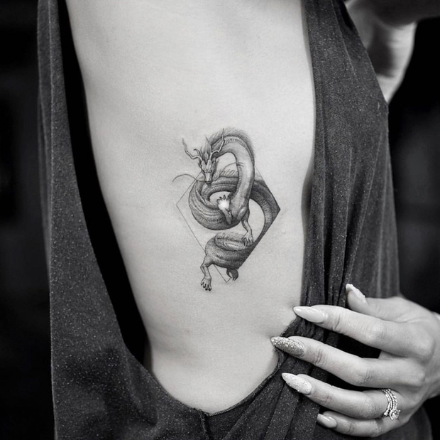 Фото №2 - Билли Айлиш впервые показала свою огромную татуировку