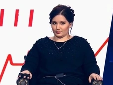 Родившая в 11 лет Валя Исаева избила будущую невесту мужа