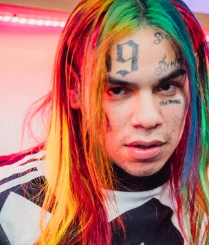 Зачем скандальный рэпер 6ix9ine приехал в Москву?