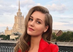 Продюсер или актер? С кем на самом деле строит любовь разведенная Кристина Асмус