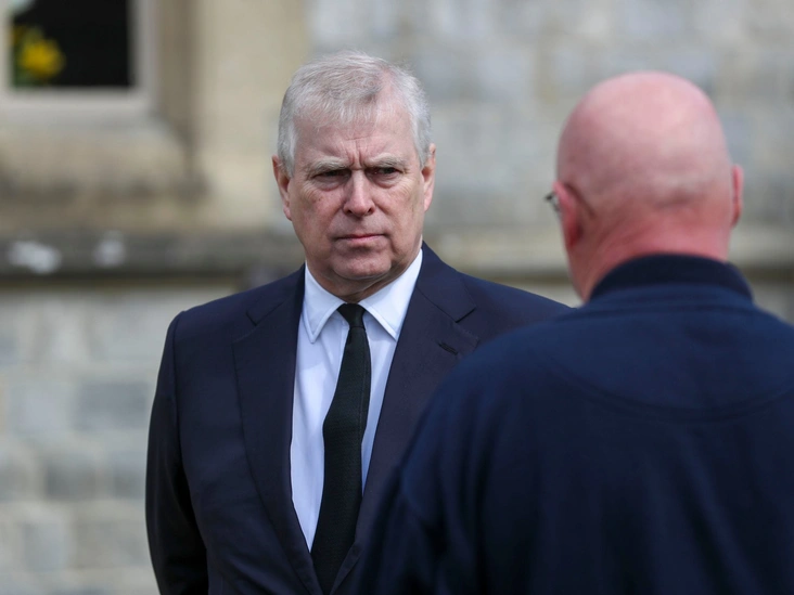 Герцог Йоркский посещает воскресную службу в Королевской часовне всех святых в Виндзоре после смерти принца Филиппа, 11 апреля 2021