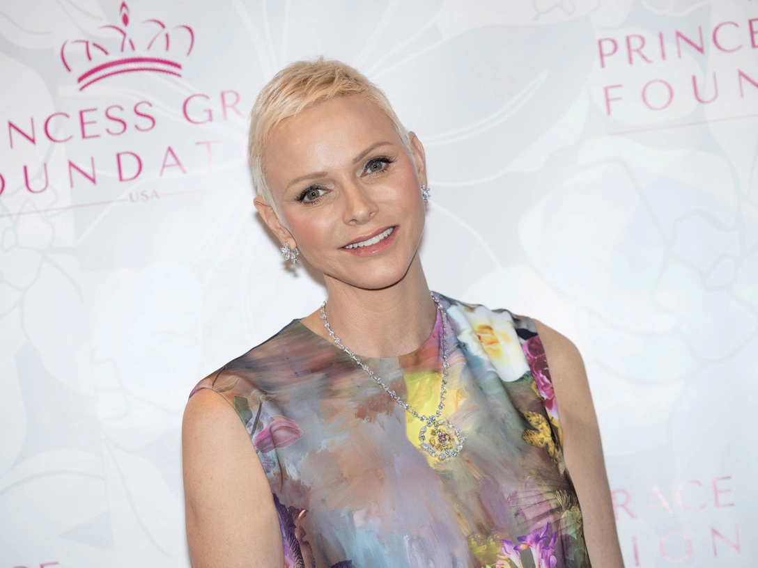 Княгиня Шарлен на церемонии вручения Princess Grace Awards, Нью-Йорк, 3 ноября 2022 | marieclaire.ru