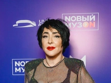 Усыпанная камнями Бузова, Лолита с глубоким декольте, Серябкина в красных лосинах: фестиваль «NОВЫЙ МУЗON»