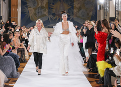 Показ коллекции YANINA Couture весна-лето 2022 с триумфом закрыл парижскую Неделю высокой моды