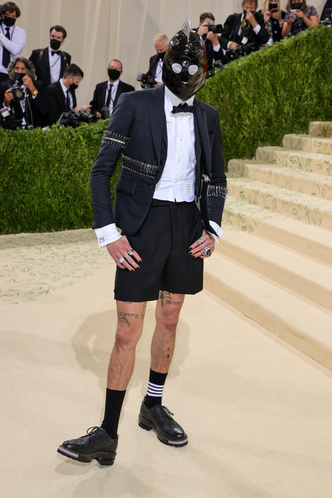 Эван Мок — еще один стильный гость Met Gala 2021, которого вы могли пропустить, но мы это исправим