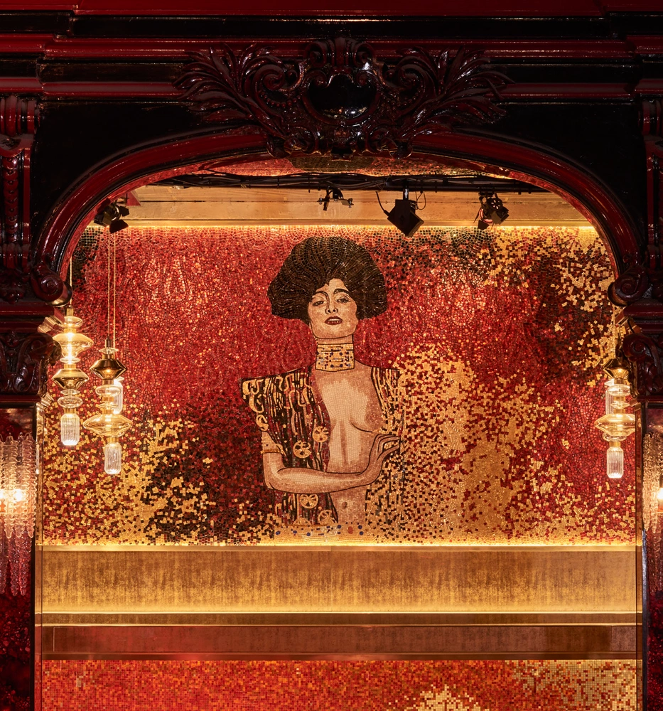 Обновленный интерьер кабаре Le Paradis Latin в Париже | Источник: Alix Malka