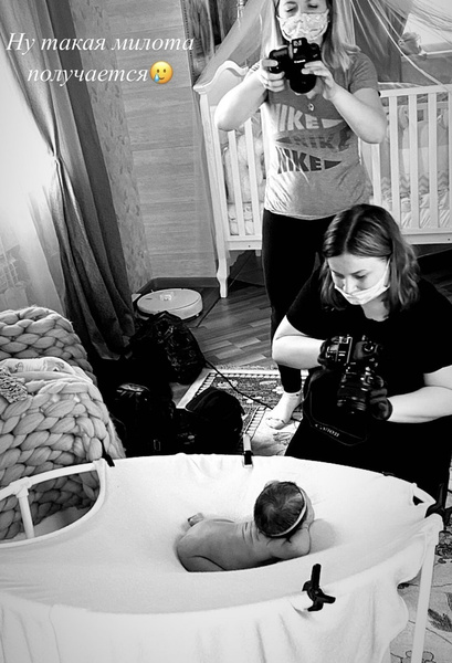 Наталья Фриске устроила новорожденной дочери Луне первую фотосессию