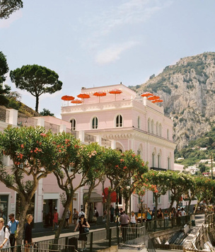 Жизнь в розовом цвете: обновленный отель Il Capri на Капри