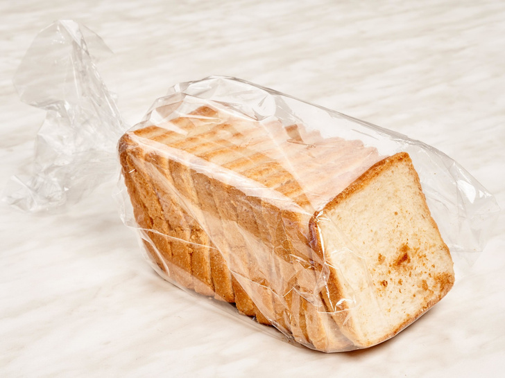 Как сделать черствый хлеб мягким снова: 3 простых способа, которые реально работают