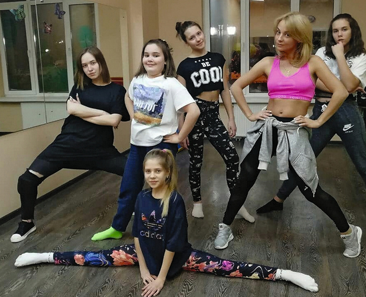 В 2009 году Дарья, которая с детства занимается хореографией, открыла собственную школу танцев