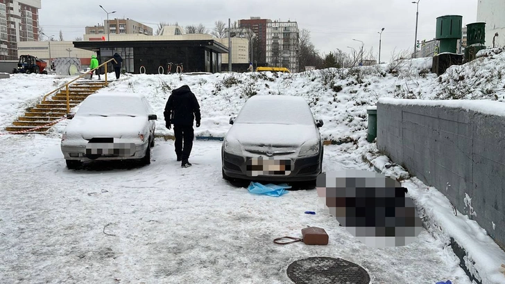 Появилось видео, как преследователь москвички уходит из-под носа полицейских — через час он ее убьет