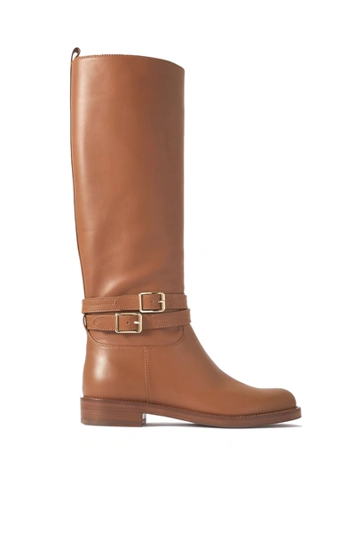 Сапоги Gianvito RossiЦена: 115 574 руб.Где купить: net-a-porter.com