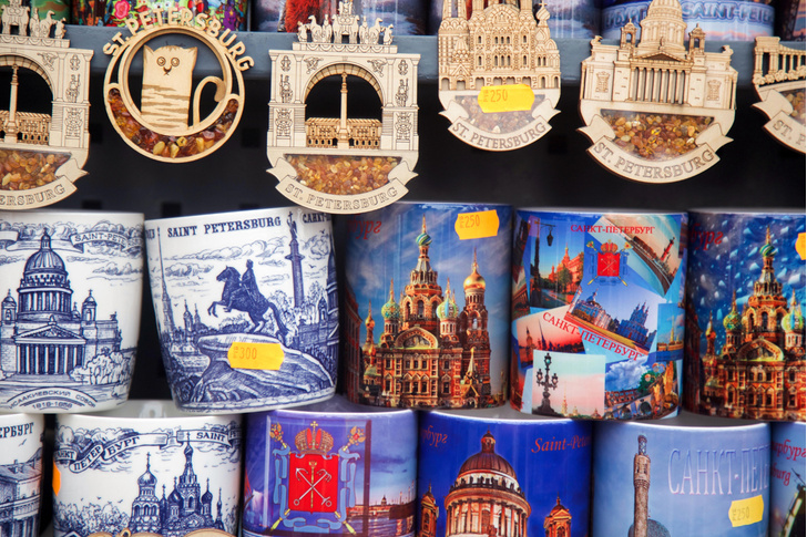 Что привезти из Санкт-Петербурга: топ-10 сувениров, которым обрадуется каждый