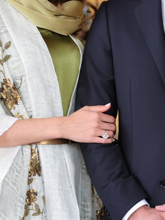 Больше не холостяк: самый красивый принц Востока женится — показываем фото невесты и кольца