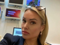Бывшего редактора Первого канала Марину Овсянникову отправили под домашний арест