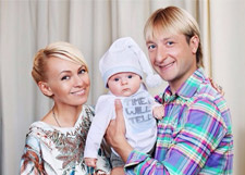 Сын Рудковской и Плющенко нашел себе невесту