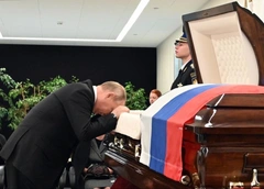 Владимир Путин приехал проводить главу МЧС России Евгения Зиничева в последний путь – видео