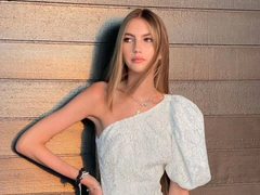 Яна Расковалова показала старшую дочку, которая за год изменилась до неузнаваемости