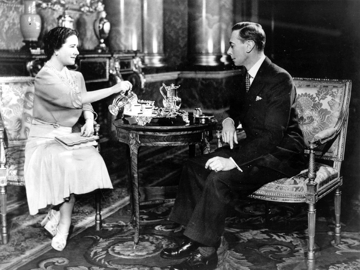 Король Георг VI и Елизавета Боуз-Лайон, 1948 год