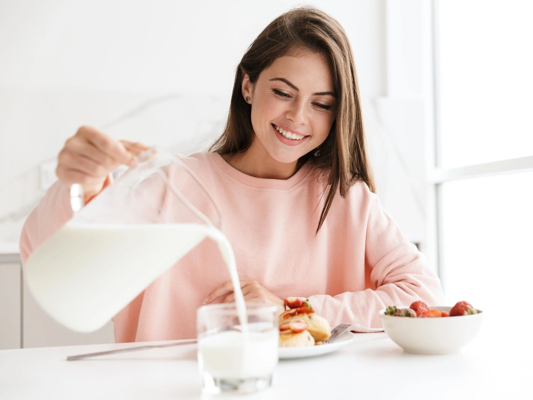 Каша, омлет или сладости: что ваш завтрак может рассказать о вас | marieclaire.ru