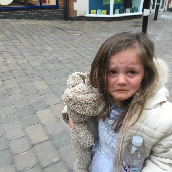 Почему ребенок плачет - фото