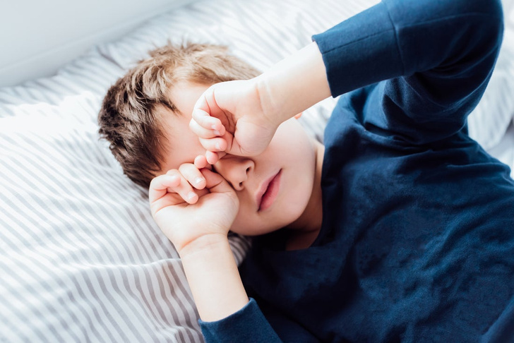 Бруксизм: почему ребенок скрипит зубами во сне и чем ему помочь