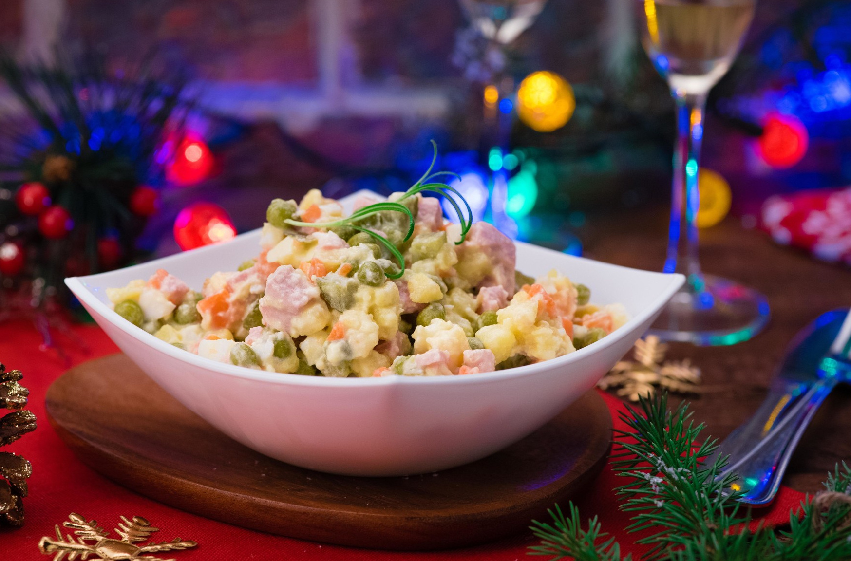 Салат оливье новый год. Почему оливье символ нового года. Почему оливье символ нового года. Салават оливье. Почему оливье символ нового года.