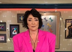 Лолита: «У Путина такой взгляд сверху и с прищуром, что сразу раздеваешься»