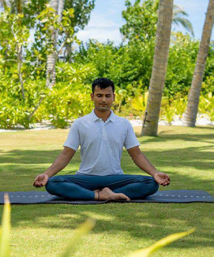 Бесплатные видеоуроки йоги от гуру Маниша в Telegram