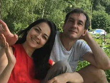 Бегала по заведению, орала на официанта: жена Глеба Пьяных устроила истерику в кафе Стамбула из-за салата