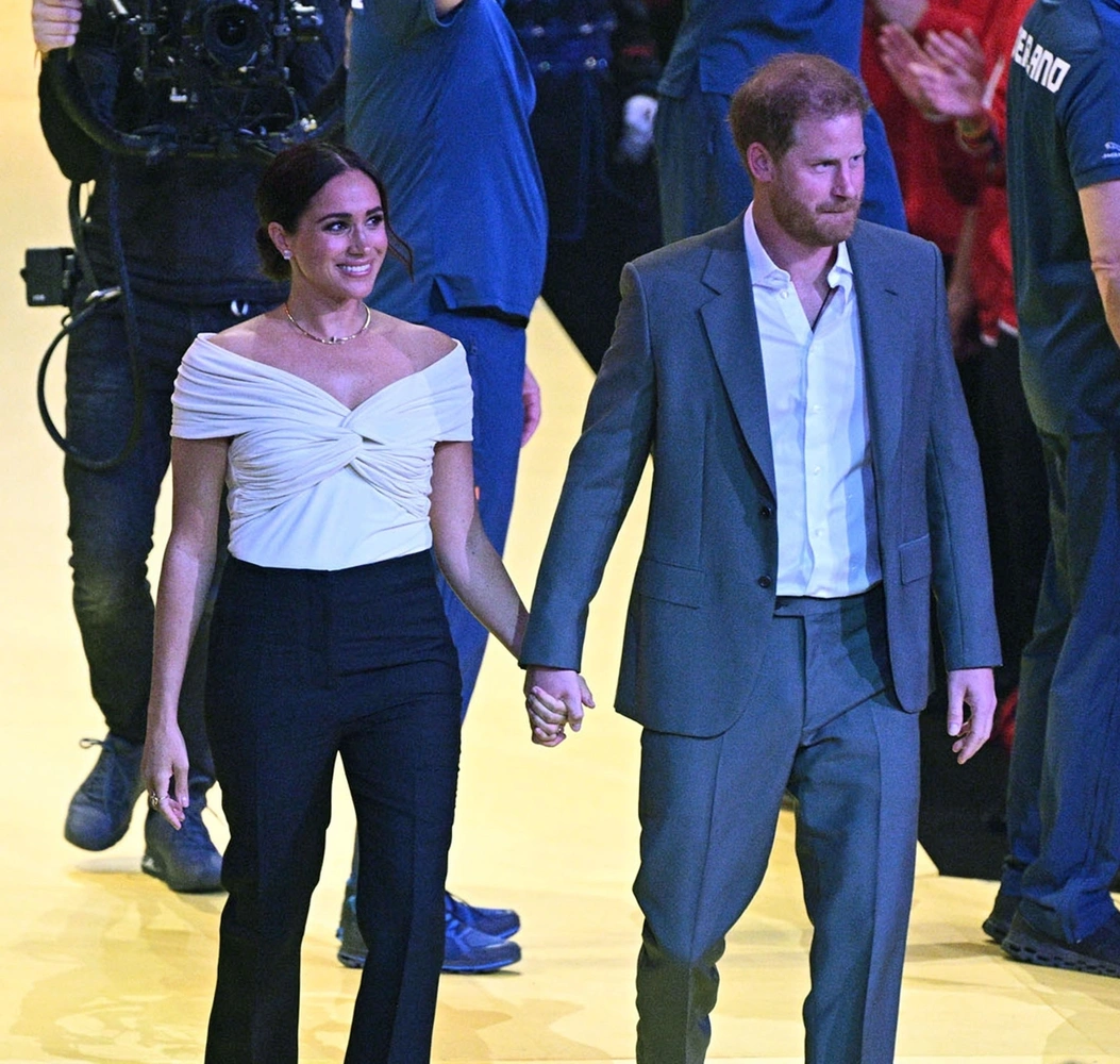 Меган и Гарри на официальной церемонии открытия «Игр непокоренных», 16 апреля 2022 года | marieclaire.ru