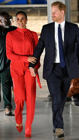 Меган Маркл в роскошном красном тотал-луке в Лондоне