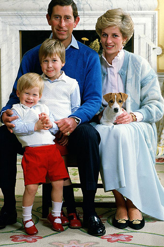 Принц Чарльз и принцесса Диана с детьми, принцем Уильямом и Гарри